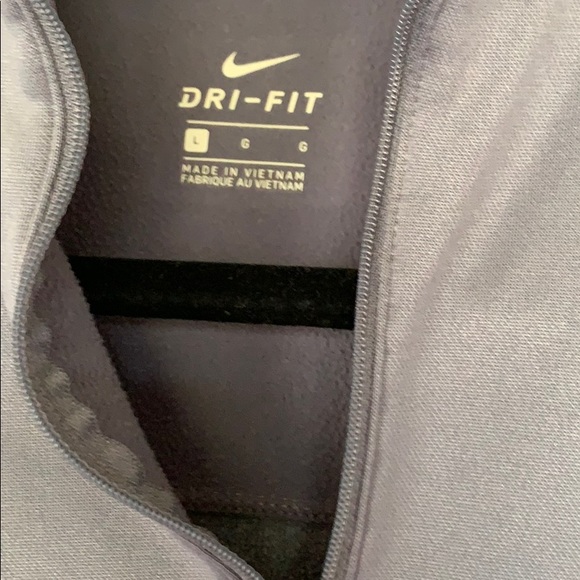 Nike boys 1/4 zip Grey sweatshirt - Picture 2 of 4